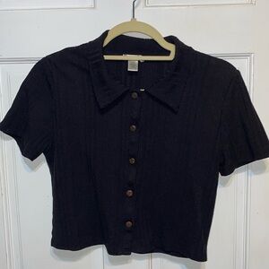 Large(more like M) black Bozzolo cropped, ribbed and collared button up croptop.